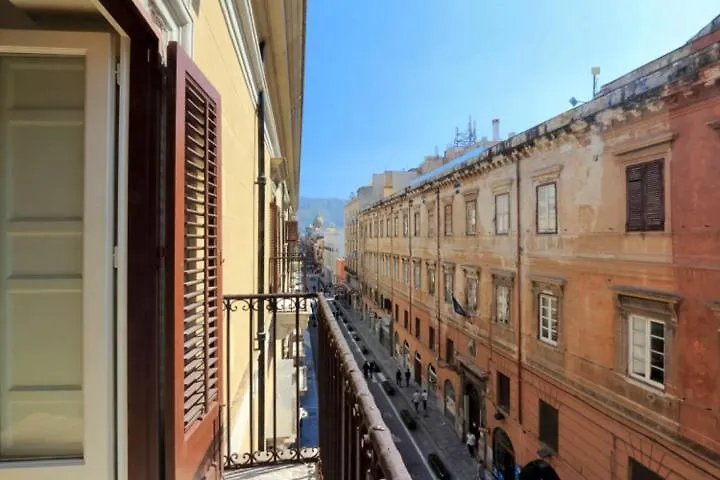 アパート パレルモPalazzo Mazzarinoアパートメント イタリア