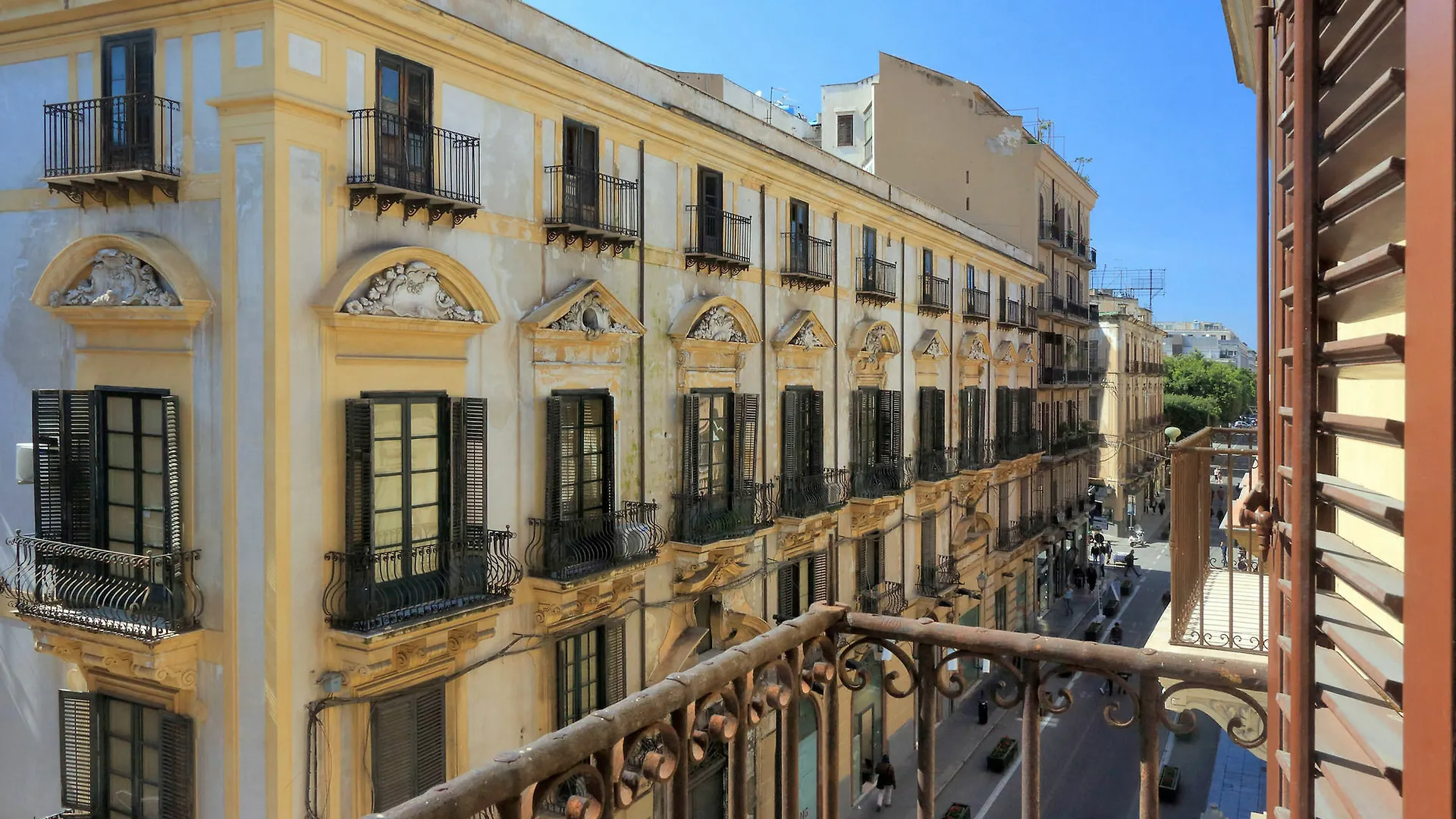 パレルモPalazzo Mazzarinoアパートメント パレルモ