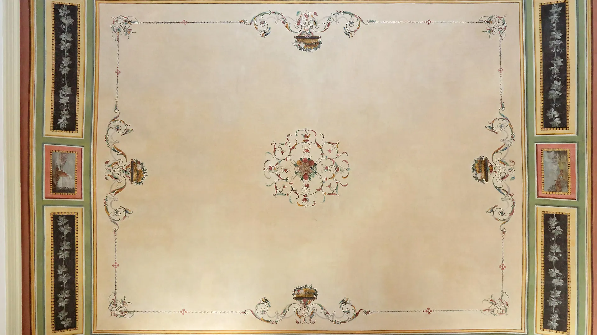 パレルモPalazzo Mazzarinoアパートメント