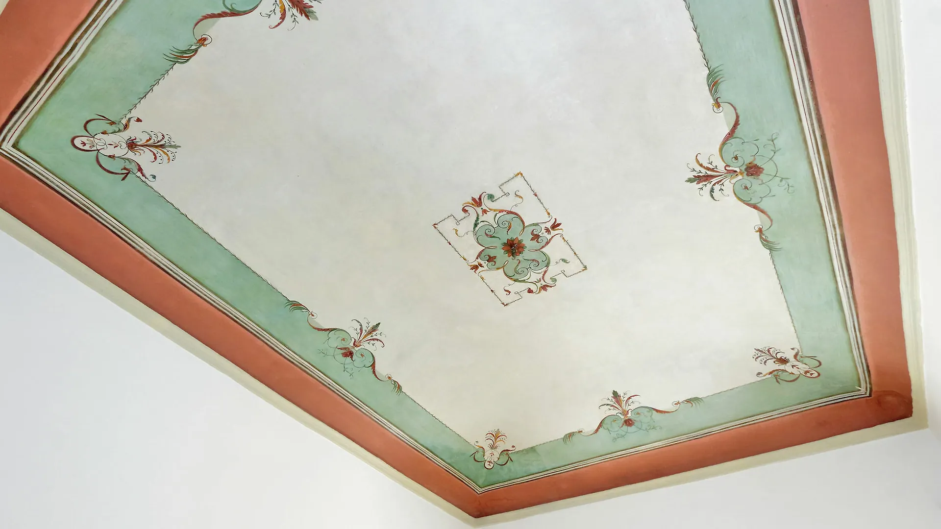 パレルモPalazzo Mazzarinoアパートメント イタリア