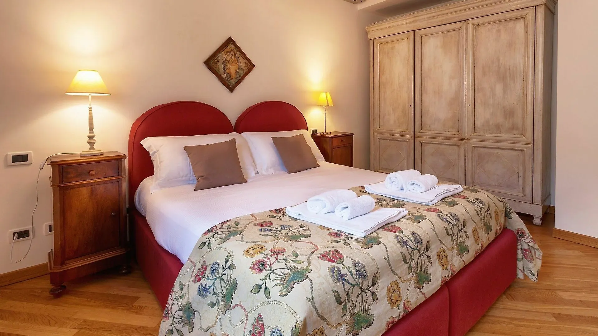 パレルモPalazzo Mazzarinoアパートメント 0*, パレルモ イタリア