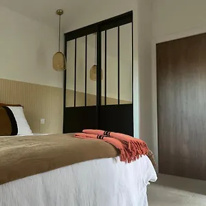https://la-farigoulette-suites.fr-provencehotel.com