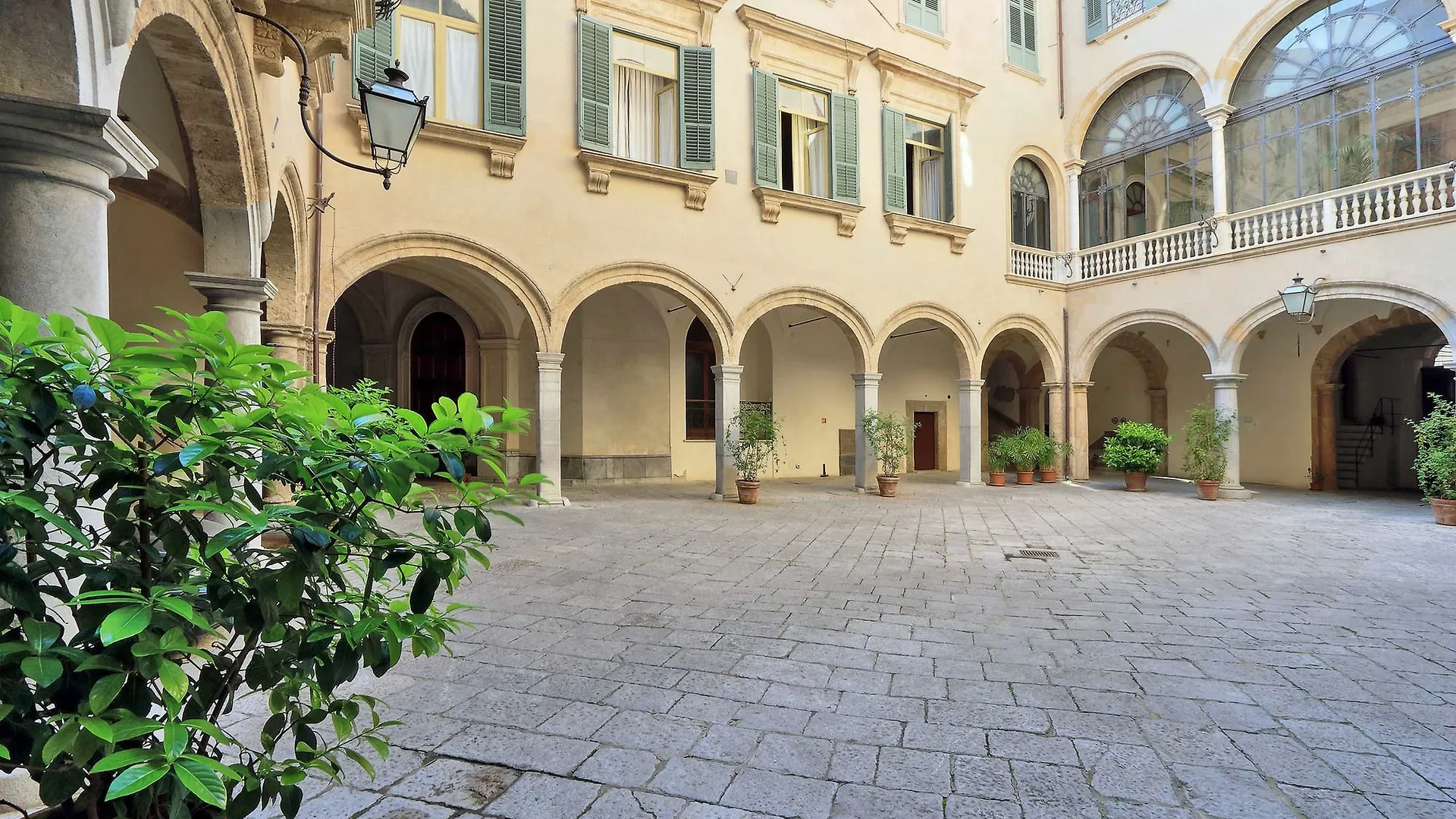 Palazzo Mazzarino contacts